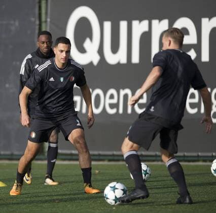Fußball, CL, Feyenoord Rotterdam Training 16-10-2017 VOETBAL: TRAINING EN PERSCONFERENTIE FEYENOORD: ROTTERDAM Sofyan Amrabat (Feyenoord) Foto: SCS Michel Utrecht xVIxVIxImagesx xSoenarxChamidxsportfotografiexIVx 9034109