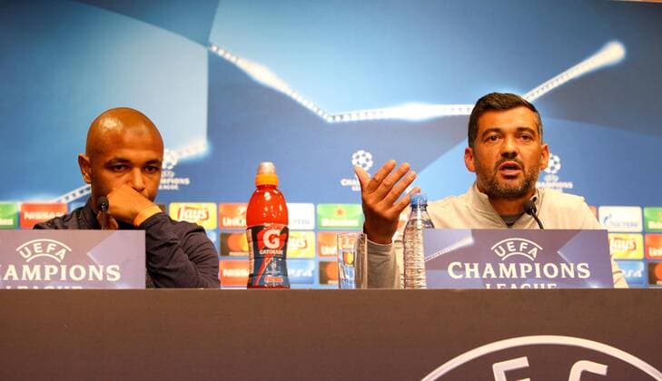 RB Leipzig - PK Champions League Leipzig, 16.10.2017, Red Bull Arena, Fussball, UEFA Champions League, Gruppe G, 3.Spieltag, Pressekonferenz am Vortag des Spiels , RB Leipzig vs. FC Porto , Im Bild v.l.: Yacine Brahimi (8, Porto) und Trainer Sergio Conceicao Conceicao (Porto) ,