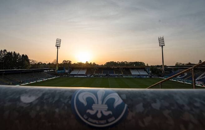 Fußball, Stadiongeschichte SV Darmstadt 98 16.10.2017, xfux, Fussball 2.Bundesliga, SV Darmstadt 98 - 1.FC Nuernberg, emspor, emonline, deloka, v.l. Ansicht, Uebersicht Merck-Stadion am Boellenfalltor Jonathan-Heimes-Stadion am Böllenfalltor Darmstadt