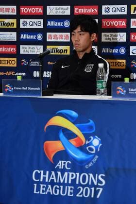 Wataru Endo of Japan s Urawa Red Diamonds attends a press conference PK Pressekonferenz ahead of the second semifinal match against China s Shanghai SIPG during the 2017 AFC Champions League in Urawa, Saitama, Japan, 17 October 2017. Urawa Red Diamonds gears up for second semifinal of 2017 AFC Champions League  20171017_47724