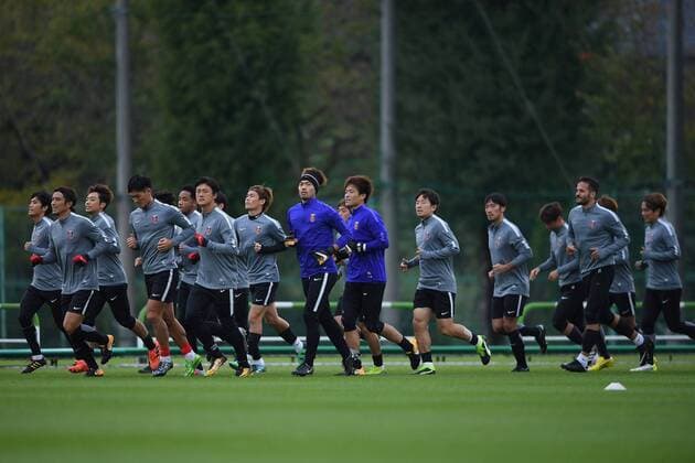 Players of Japan s Urawa Red Diamonds take part in a training session for the second semifinal match against China s Shanghai SIPG during the 2017 AFC Champions League in Urawa, Saitama, Japan, 17 October 2017. Urawa Red Diamonds in full preparation for AFC semifinal against Shanghai SIPG  20171017_07131