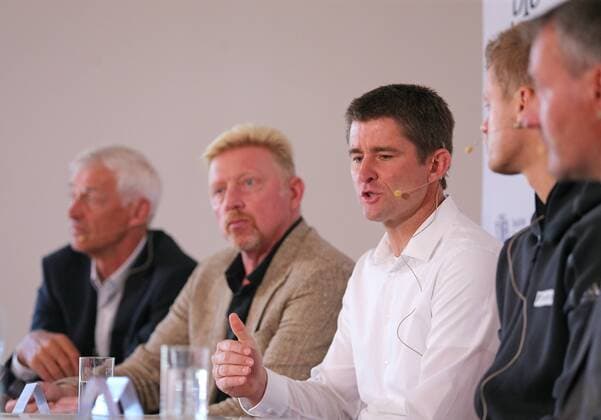 17.10.2017, Deutschland, Ismaning - Tennis - DTB Podiumsdiskussion. Im Bild DTB-Sportdirektor Klaus Eberhard, DTB head of men˜s Tennis Boris Becker, Davis-Cup-Kapitaen Michael Kohlmann, Davis Cup-Spieler Yannick Hanfmann und BTV-Vizepraesident Dr. Peter Aurnhammer. Ismaning Copyright: xBachun xEibner-Pressefotox EP_tbn