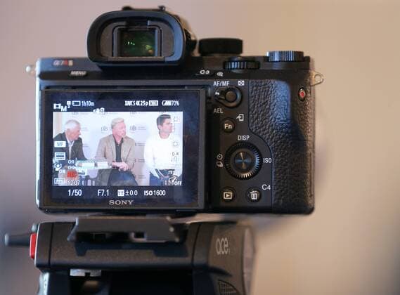 17.10.2017, Deutschland, Ismaning - Tennis - DTB Podiumsdiskussion. Im Bild DTB-Sportdirektor Klaus Eberhard, DTB head of men˜s Tennis Boris Becker und Davis-Cup-Kapitaen Michael Kohlmann im Display einer Kamera. Ismaning Copyright: xBachun xEibner-Pressefotox EP_tbn