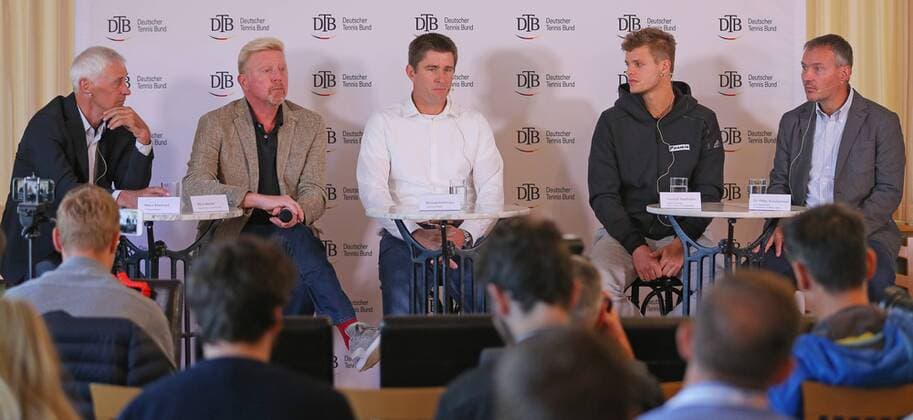 17.10.2017, Deutschland, Ismaning - Tennis - DTB Podiumsdiskussion. Im Bild DTB-Sportdirektor Klaus Eberhard, DTB head of men˜s Tennis Boris Becker, Davis-Cup-Kapitaen Michael Kohlmann, Davis Cup-Spieler Yannick Hanfmann und BTV-Vizepraesident Dr. Peter Aurnhammer. Ismaning Copyright: xBachun xEibner-Pressefotox EP_tbn