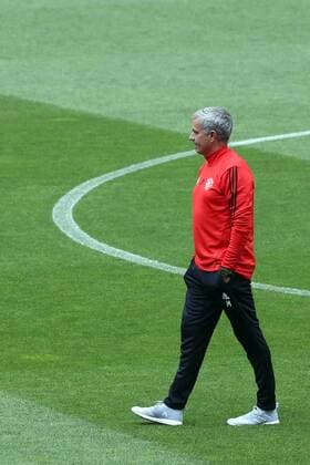 October 17, 2017 - Lisbon, Portugal - Manchester United ManU s Portuguese head coach Jose Mourinho attends a training session at the Luz stadium in Lisbon, Portugal on October 17, 2017, on the eve of the UEFA Champions League football match SL Benfica vs Manchester United. Photo: UEFA Champions League - Manchester United press conference PK Pressekonferenz and training - ZUMAf123 20171017_zap_f123_005 Copyright: xPedroxFiuzax