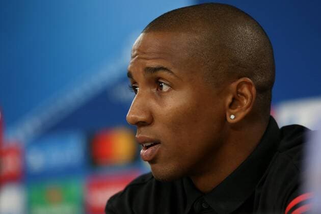 October 17, 2017 - Lisbon, Portugal - Manchester United ManU s English midfielder Ashley Young attends a press conference PK Pressekonferenz at the Luz stadium in Lisbon, Portugal on October 17, 2017, on the eve of the UEFA Champions League football match SL Benfica vs Manchester United. Photo: UEFA Champions League - Manchester United press conference and training - ZUMAf123 20171017_zap_f123_013 Copyright: xPedroxFiuzax