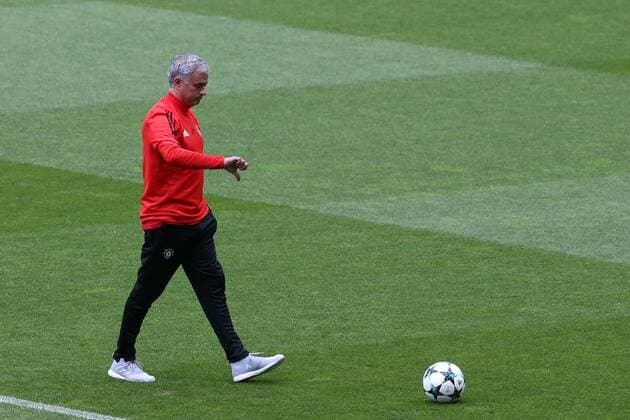 October 17, 2017 - Lisbon, Portugal - Manchester United ManU s Portuguese head coach Jose Mourinho attends a training session at the Luz stadium in Lisbon, Portugal on October 17, 2017, on the eve of the UEFA Champions League football match SL Benfica vs Manchester United. Manchester United Training and press conference PK Pressekonferenz  - ZUMAn230 20171017_zaa_n230_153 Copyright: xPedroxFiuzax