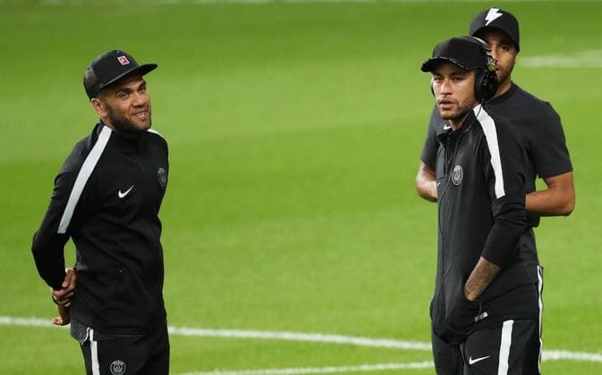 PSG s Dani Alves and PSG s Neymar Jr pictured on the field of the stadium as French soccer team Paris Saint-Germain made his training in Paris earlier today, Tuesday 17 October 2017 in Brussels. Tomorrow PSG is playing a game in the group stage (Group B) of the UEFA Champions League competition against Belgian soccer team RSC Anderlecht. VIRGINIExLEFOUR  x05184808x
