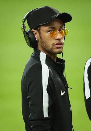Bilder des Tages - SPORT PSG s Neymar Jr pictured on the field of the stadium as French soccer team Paris Saint-Germain made his training in Paris earlier today, Tuesday 17 October 2017 in Brussels. Tomorrow PSG is playing a game in the group stage (Group B) of the UEFA Champions League competition against Belgian soccer team RSC Anderlecht. VIRGINIExLEFOUR  x05184795x