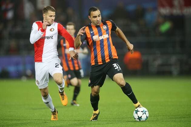 Bart Nieuwkoop of Feyenoord, Ismaily of FC Shakhtar Donetsk during the UEFA Champions League group F match between Feyenoord Rotterdam and Shakhtar Donetsk at the Kuip on October 17, 2017 in Rotterdam, The Netherlands UEFA Champions League 2017 2018 xVIxVIxImagesx xTomxBodexMultimediaxIVx 9039967