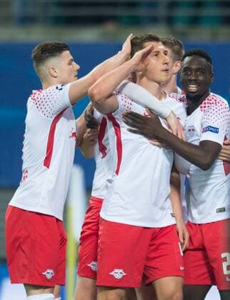 Jubel nach dem Tor zum 1:0: Marcel Sabitzer, Torschuetze Willi Orban und Jean-Kevin Augustin (vl alleL) Fussball international: UEFA Championsleague Saison 2017 2018, Gruppenspiel: RB Leipzig - FC Porto in Leipzig, Deutschland am 17.10.2017,