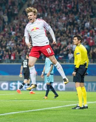 Jubel nach dem Tor zum 2:1: Torschuetze Emil Forsberg (L) feiert seinen Treffer. Fussball international: UEFA Championsleague Saison 2017 2018, Gruppenspiel: RB Leipzig - FC Porto in Leipzig, Deutschland am 17.10.2017,