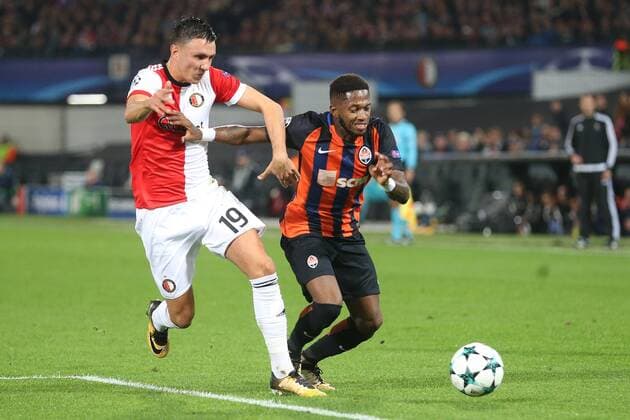 Steven Berghuis of Feyenoord, Fred of FC Shakhtar Donetsk during the UEFA Champions League group F match between Feyenoord Rotterdam and Shakhtar Donetsk at the Kuip on October 17, 2017 in Rotterdam, The Netherlands UEFA Champions League 2017 2018 xVIxVIxImagesx xTomxBodexMultimediaxIVx 9040596