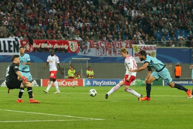 17.10.2017, xkvx, Fussball Champions League, RB Leipzig - FC Porto, emspor, v.l. Goal scored, Tor zum 2:1 durch Emil Forsberg (RB Leipzig) Leipzig