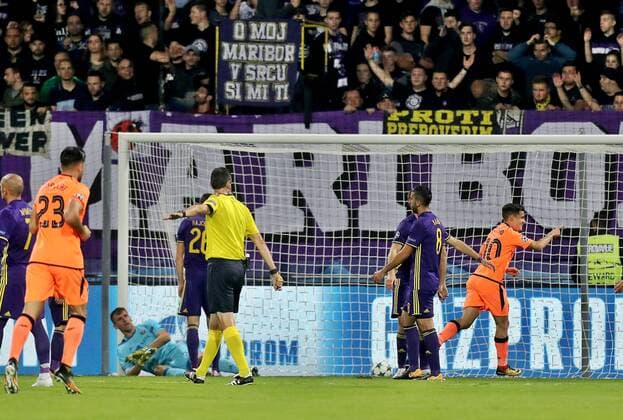 SOCCER - CL, Maribor vs Liverpool MARIBOR,SLOVENIA,17.OCT.17 - SOCCER - UEFA Champions League, group stage, NK Maribor vs Liverpool FC. Image shows the rejoicing of Philippe Coutinho (Liverpool). GEPAxpictures xM.xOberlaender