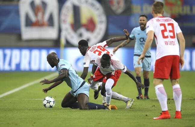 Foto: Torschütze Jean Kevin Augustinund Bruma ( Leipzig ) gegen Danilo Fussball UEFA Championsleague am Di. 17.10.2017 Gruppenspiel RB Leipzig - FC Porto