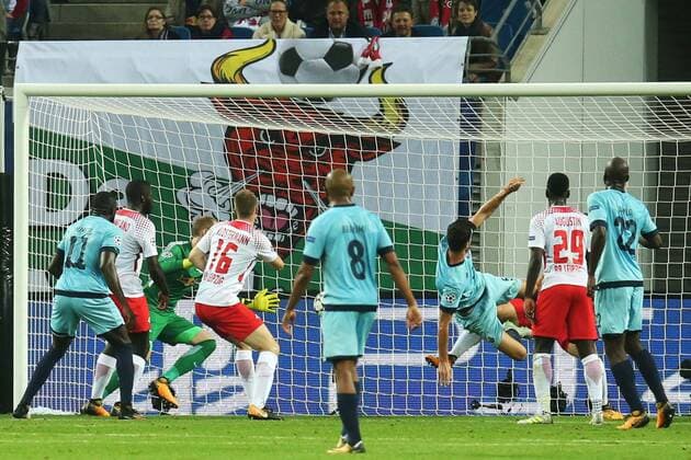 17.10.2017, xkvx, Fussball Champions League, RB Leipzig - FC Porto, emspor, v.l. Goal scored, Tor zum 3:2 durch Marcano (FC Porto) Leipzig