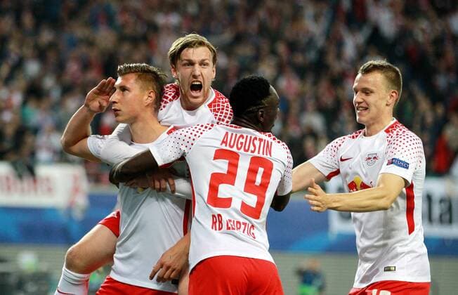 GER, UEFA Champions League, Vorrunde, RasenBallsport Leipzig vs FC Porto 17.10.17 , Leipzig, Red Bull Arena, GER, Saison 2017 2018, UEFA Champions League, Vorrunde, Gruppe G, 03. Spieltag, RasenBallsport Leipzig vs FC Porto im Bild Torjubel Leipzig nach dem Tor zum 1:0 durch Willi Orban