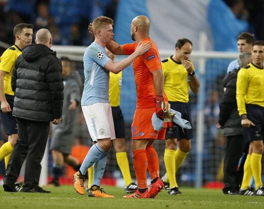 Kevin De Bruyne of Manchester City consoles Pepe Reina of Napoli during the champions league match at the Etihad Stadium, Manchester. Picture date 17th October 2017. Picture credit should read: Simon Bellis Sportimage EDITORIAL USE ONLY. No use with unauthorised audio, video, data, fixture lists, club league logos or live services. Online in-match use limited to 120 images, no video emulation. No use in betting, games or single club league player publications.