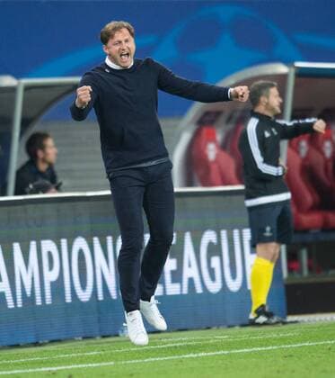 Nach dem Schlusspfiff: Cheftrainer Ralph Hasenhuettl (L) jubelt. Fussball international: UEFA Championsleague Saison 2017 2018, Gruppenspiel: RB Leipzig - FC Porto in Leipzig, Deutschland am 17.10.2017,