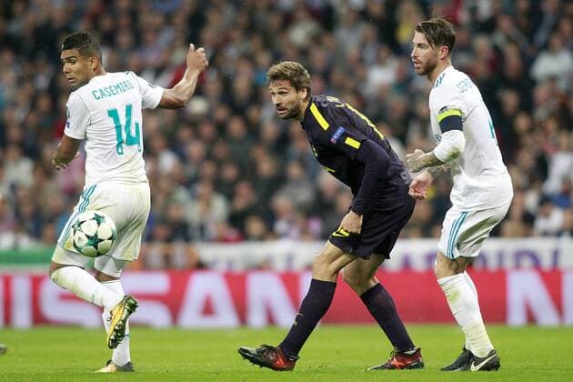 Real Madrid s Carlos Henrique Casemiro (l) and Sergio Ramos (r) and Tottenham Hotspur FC s Fernando Llorente during Champions League Group H match 3. October 17,2017.  (2017101732)