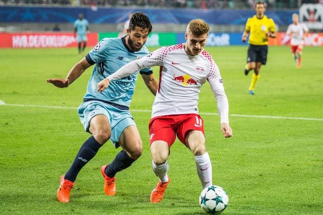 v.li.: Felipe Augusto de Almeida Monteiro (FC Porto, 28), Timo Werner (RB Leipzig, 11); Zweikampf, Duell, Aktion, action, Fussball, UEFA Champions League, RB Leipzig - FC Porto,