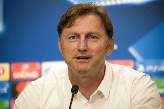 UEFA Champions League 2017 2018, Gruppenphase, 3. Spieltag - RB Leipzig vs. FC Porto RBL-Trainer Ralph Hasenhüttl nach dem Spiel bei der Pressekonferenz. Leipzig Sachsen Deutschland