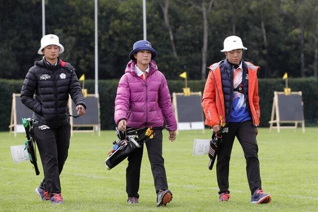 The Chiena team members Tan Ya-Ting, Lin Yu-Hsuan and Lin Shih-Chia prepare to compete during the female recuve bow event as part of the outdoor World Archery Championships in Mexico City, Mexico, 17 October 2017. The World Championships will continue until the weekend, when the competition will be moved to the Main Square of the capital. World Archery Championships in Mexico !ACHTUNG: NUR REDAKTIONELLE NUTZUNG!  Copyright: xJoséxMéndezx MEX015 20171018-636438860835635261