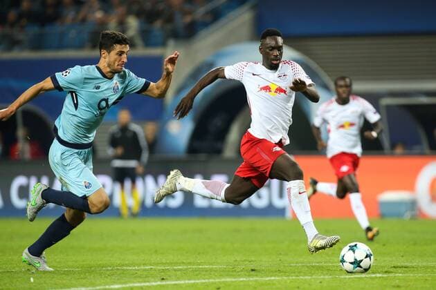 Torschütze Jean Kevin Augustin (RB Leipzig) trifft 3-1 - Gruppenspiel G Champions League Saison 2017-2018 RasenBallsport Leipzig vs. FC Porto in der RB Arena in Leipzig - Aktion,Deutschland, Fußball, Mann, Maenner,17.10.2017