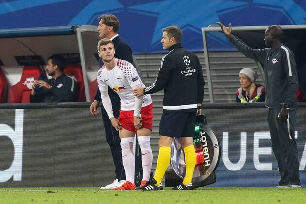 Einwechslung - Timo Werner (RB Leipzig) mit Trainer Ralph Hasenhüttl (RB Leipzig) - Gruppenspiel G Champions League Saison 2017-2018 RasenBallsport Leipzig vs. FC Porto in der RB Arena in Leipzig - Deutschland, Fußball, Mann, Maenner,17.10.2017