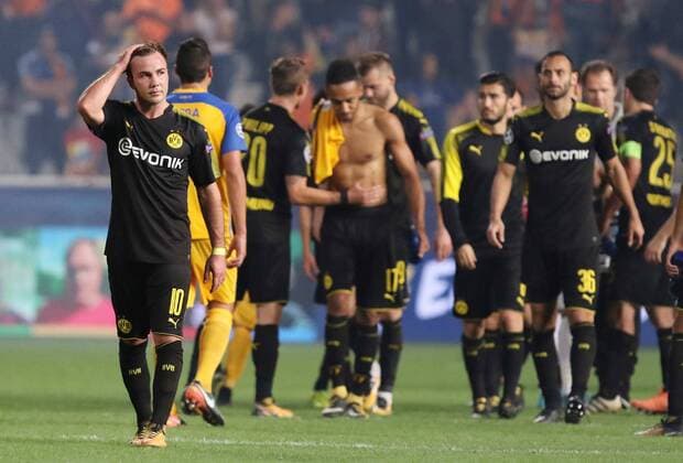 Themen der Woche - SPORT (171018) -- NICOSIA, Oct. 18, 2017 -- Bortussia Dortmund s Mario Gotze (1st L) reacts after the 2017-2018 Champions League match against Apoel in Nicosia, Cyprus, Oct. 17, 2017. The match tied 1-1. ) (SP)CYPRUS-NICOSIA-SOCCER-UEFA CHAMPIONS LEAGUE-BORTMUND VS APOEL SakisxSavvides 