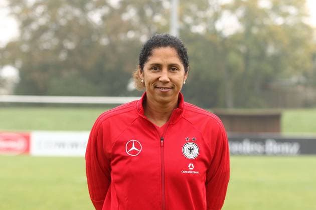 Bundestrainerin Steffi Jones Fototermin Frauen-Nationalmannschaft --- Fussball --- 18.10.2017 12.10.2017 Mainz-Kastel *** Federal trainers Steffi Jones Photo call Women national team Football 18 10 2017 12 10 2017 Mainz Kastel Copyright: xWeissx Eibner-Pressefotox EP_rws