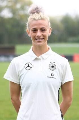 18.10,2017 xcex Mainz-Kastel, KFV-Stadion, Deutsche Frauen Nationalmannschaft (DFB), DFB Frauen Mannschaftsfoto und Training Frauenfußball-Nationalmannschaft Johanna Elsig ( 2, DFB)