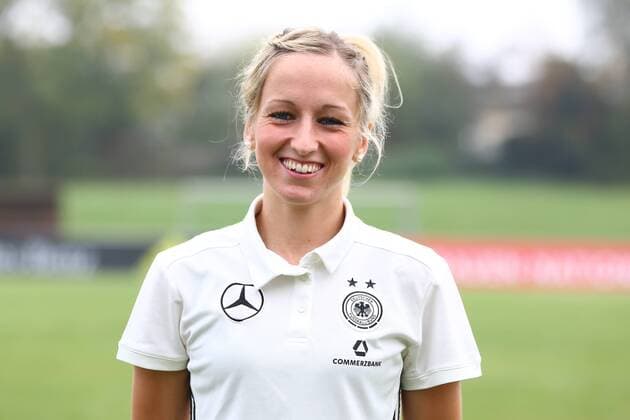 18.10,2017 xcex Mainz-Kastel, KFV-Stadion, Deutsche Frauen Nationalmannschaft (DFB), DFB Frauen Mannschaftsfoto und Training Frauenfußball-Nationalmannschaft Kathrin Hendrich ( 3, DFB)