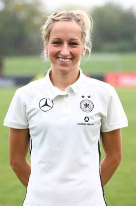 18.10,2017 xcex Mainz-Kastel, KFV-Stadion, Deutsche Frauen Nationalmannschaft (DFB), DFB Frauen Mannschaftsfoto und Training Frauenfußball-Nationalmannschaft Kathrin Hendrich ( 3, DFB)