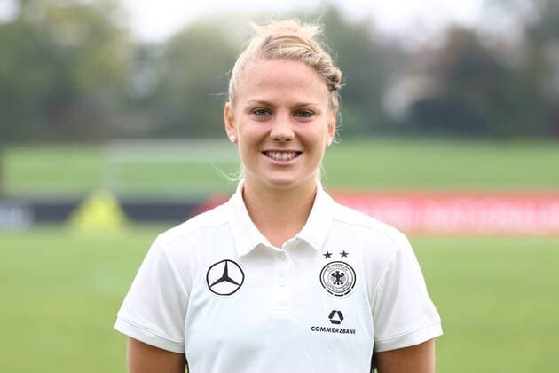 18.10,2017 xcex Mainz-Kastel, KFV-Stadion, Deutsche Frauen Nationalmannschaft (DFB), DFB Frauen Mannschaftsfoto und Training Frauenfußball-Nationalmannschaft Leonie Maier ( 4, DFB)