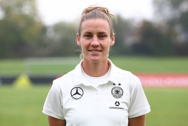 18.10,2017 xcex Mainz-Kastel, KFV-Stadion, Deutsche Frauen Nationalmannschaft (DFB), DFB Frauen Mannschaftsfoto und Training Frauenfußball-Nationalmannschaft Simone Laudehr ( 6, DFB)