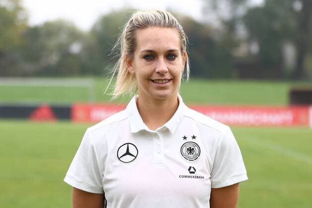 18.10,2017 xcex Mainz-Kastel, KFV-Stadion, Deutsche Frauen Nationalmannschaft (DFB), DFB Frauen Mannschaftsfoto und Training Frauenfußball-Nationalmannschaft Lena Goeßling ( 8, DFB)