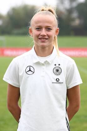 18.10,2017 xcex Mainz-Kastel, KFV-Stadion, Deutsche Frauen Nationalmannschaft (DFB), DFB Frauen Mannschaftsfoto und Training Frauenfußball-Nationalmannschaft Lea Schüller ( 9, DFB)