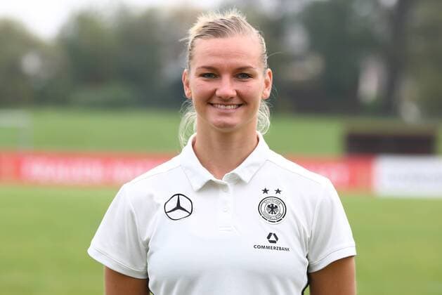 18.10,2017 xcex Mainz-Kastel, KFV-Stadion, Deutsche Frauen Nationalmannschaft (DFB), DFB Frauen Mannschaftsfoto und Training Frauenfußball-Nationalmannschaft Alexandra Popp ( 11, DFB)