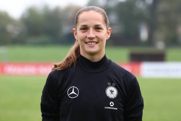 18.10,2017 xcex Mainz-Kastel, KFV-Stadion, Deutsche Frauen Nationalmannschaft (DFB), DFB Frauen Mannschaftsfoto und Training Frauenfußball-Nationalmannschaft Laura Benkarth ( 12, DFB)