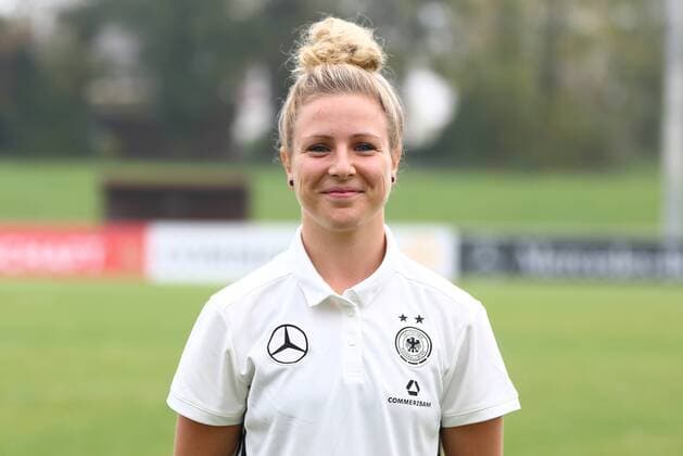 18.10,2017 xcex Mainz-Kastel, KFV-Stadion, Deutsche Frauen Nationalmannschaft (DFB), DFB Frauen Mannschaftsfoto und Training Frauenfußball-Nationalmannschaft Svenja Huth ( 19, DFB)