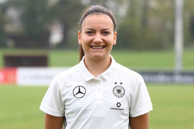 18.10,2017 xcex Mainz-Kastel, KFV-Stadion, Deutsche Frauen Nationalmannschaft (DFB), DFB Frauen Mannschaftsfoto und Training Frauenfußball-Nationalmannschaft Joelle Wedemeyer ( 20, DFB)