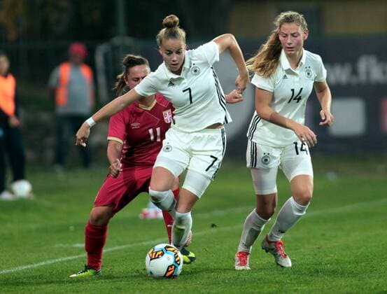 18.10.2017 Belgrade Serbia-Germany U19-Under 19 International Friendly Länderspiel match men s football Giulia Gwinn(c) with Saral Linder(r) Germany : 