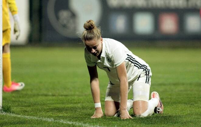 18.10.2017 Belgrade Serbia-Germany U19-Under 19 International Friendly Länderspiel match men s football Giulia Gwinn Germany : 