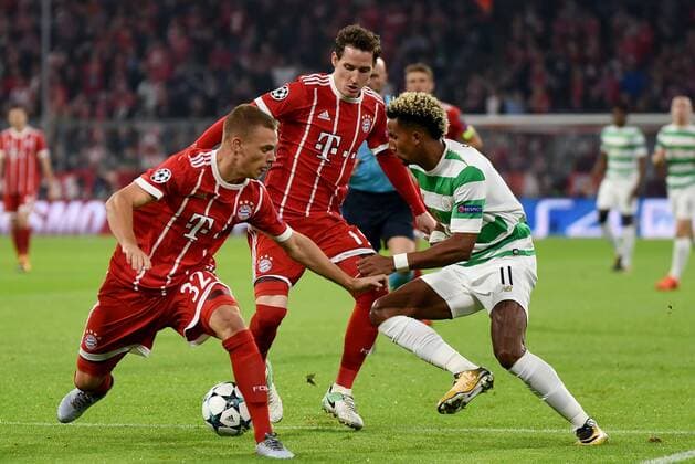 Joshua Kimmich (FC Bayern Muenchen), Sebastian Rudy (FC Bayern Muenchen), Scott Sinclair (Celtic Glasgow). Deutschland, Muenchen: Fussball, UEFA Champions League, Matchday 3: FC Bayern Muenchen vs Celtic Glasgow am 18.10.2017, Allianz-Arena.