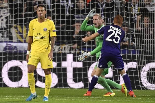 PSG s Neymar Jr, Anderlecht s goalkeeper Matz Sels and Anderlecht s Adrien Trebel pictured during a third game (out of 6) in the group stage (Group B) of the UEFA Champions League competition between Belgian soccer team RSC Anderlecht and French club PSG Paris Saint-Germain, Wednesday 18 October 2017 in Brussels. DIRKxWAEM  x05185393x