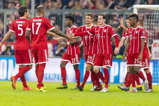 GER, UEFA CL, FC Bayern Muenchen (GER) vs Celtic Glasgow (GB) 18.10.2017, Allianz Arena, Muenchen, GER, UEFA CL, FC Bayern Muenchen (GER) vs Celtic Glasgow (GB), Gruppe B, im Bild Jubel nach dem Tor zum 1-0 durch Thomas Mueller (FCB 25) mit Mats Hummels (FCB 5) Jerome Boateng (FCB 17) David Alaba (FCB 27) Sebastian Rudy (FCB 19) Kingsley Coman (FCB 29)