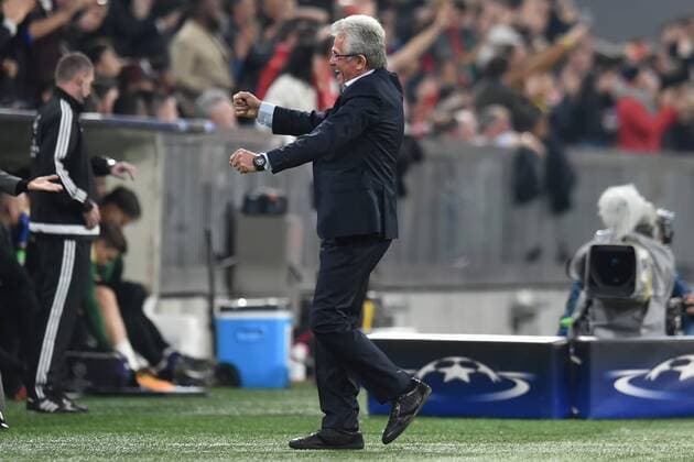 Fußball - Champions League - 03. Spieltag FC Bayern München - Celtic Glasgow am 18.10.2017 in der Allianz Arena in München Trainer Jupp Heynckes (Muenchen) jubelt.