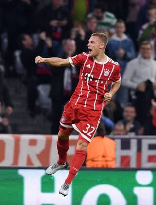 FUSSBALL CHAMPIONS LEAGUE SAISON 2017 2018 GRUPPENPHASE FC Bayern Muenchen - Celtic Glasgow 18.10.2017 Torjubel nach dem 2:0: Torschuetze Joshua Kimmich (FC Bayern Muenchen) Muenchen